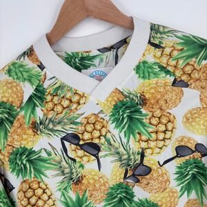 Chubbies The Nutter Windbreaker Pullover Mens M White Pineapple Sunglasses
